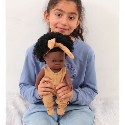 Bambina nera afroamericana da 14 pollici con logo personalizzato