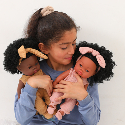 Bambina nera afroamericana da 14 pollici con logo personalizzato